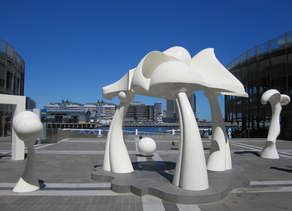 永平玻璃钢当代公共艺术雕塑