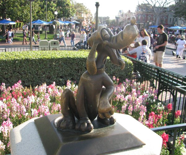 永平铸铜动物雕塑