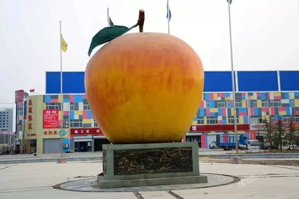 永平8米巨型苹果玻璃钢雕塑