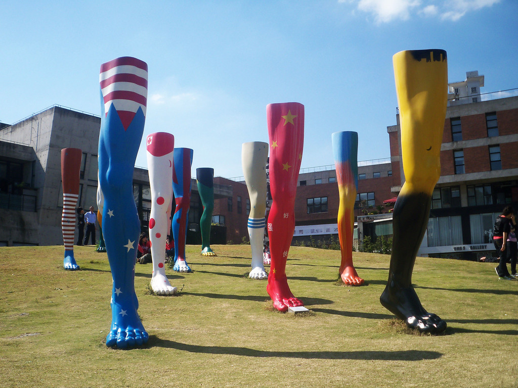 永平腿雕塑 雕塑 腿 脚 草