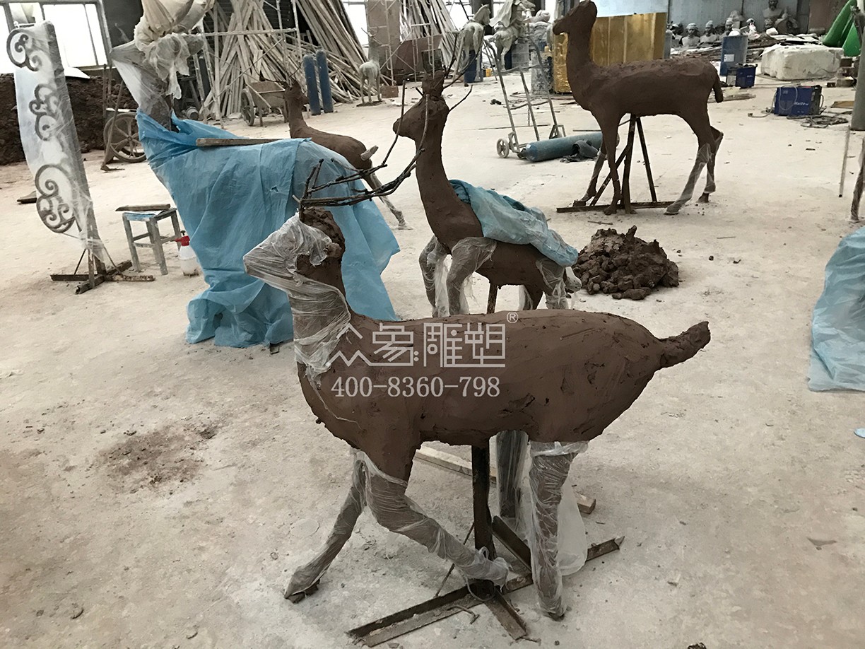 永平南京香漫山玻璃钢鹿雕塑