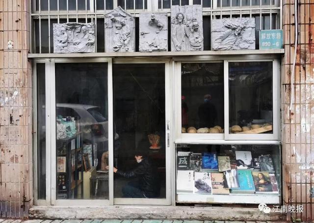 点赞!无锡雕塑家苦心打造阿炳雕塑馆