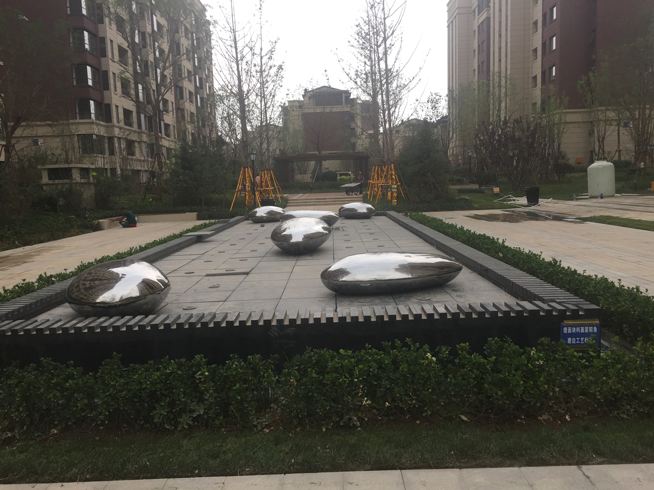 众象雕塑.jpg 众象雕塑.jpg