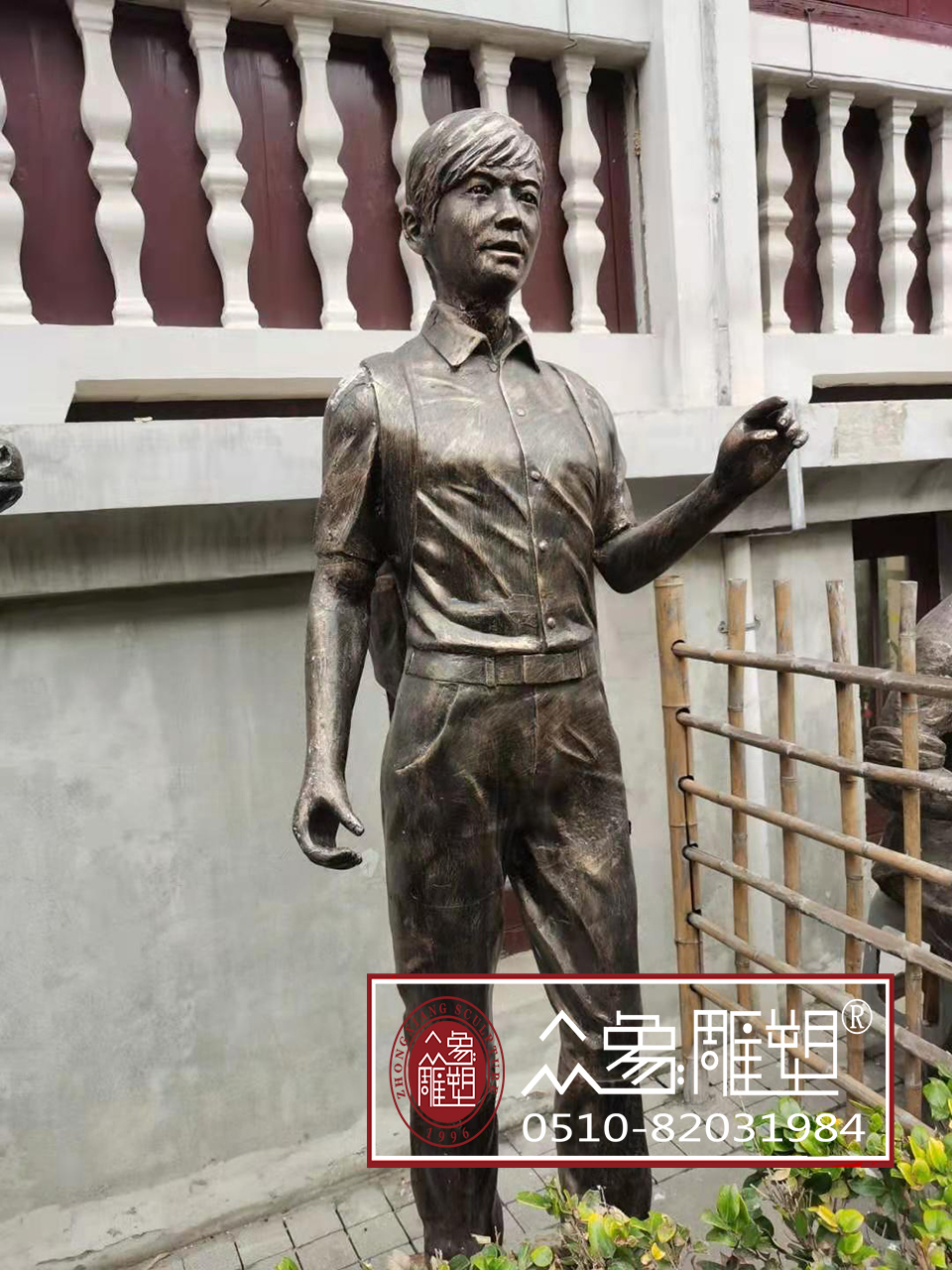 玻璃钢仿铜人物少年雕塑1-1.jpg