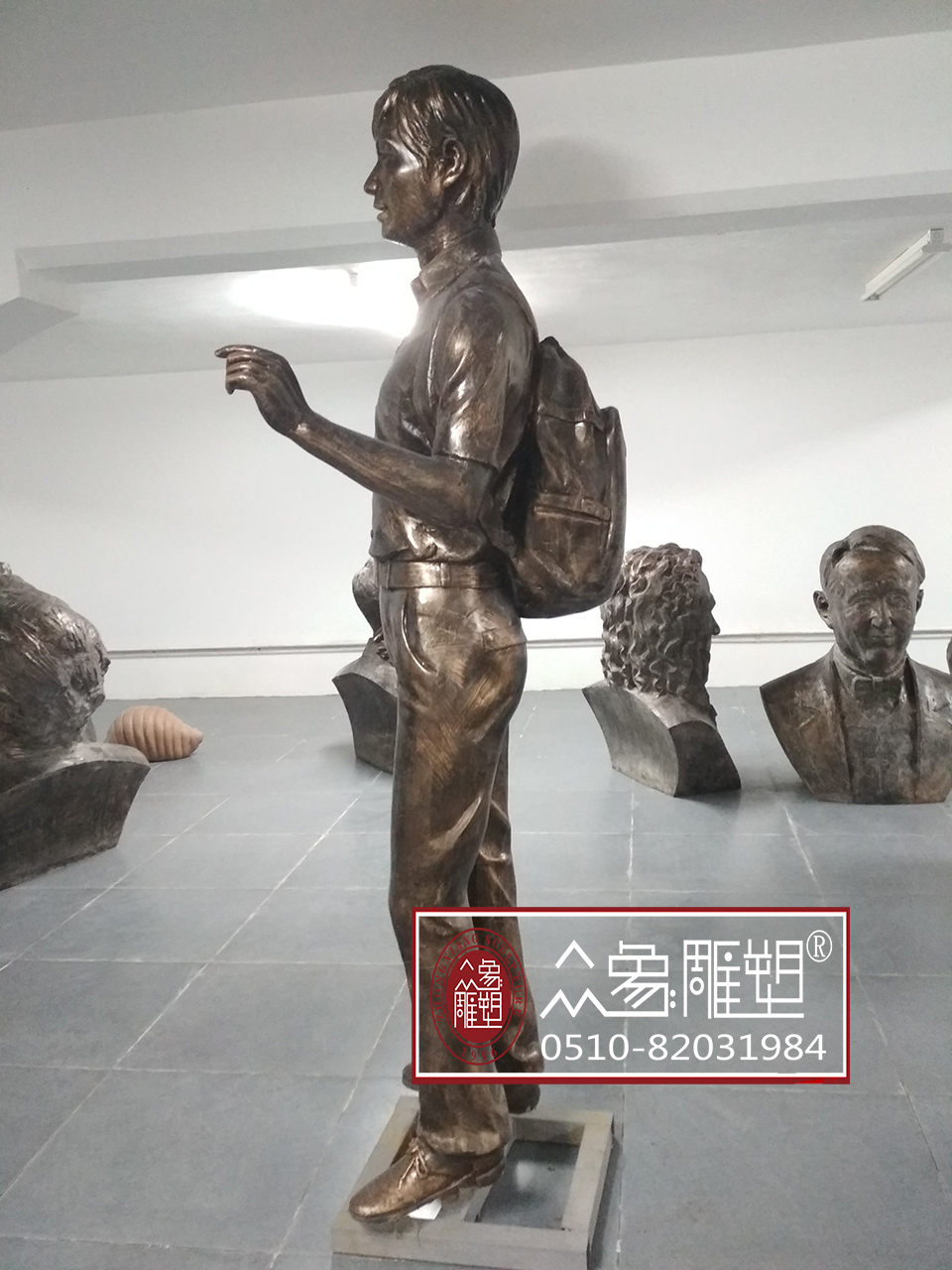 玻璃钢仿铜人物少年雕塑2-1.jpg