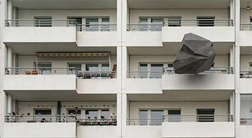 柳州牛顿的棺材板按不住了:这雕塑不科学呀