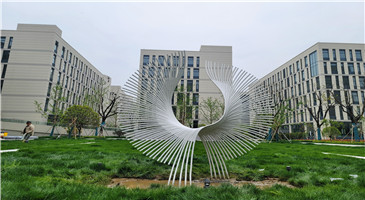 永平玻璃钢雕塑的用途非常广泛,主要体现在在哪些?